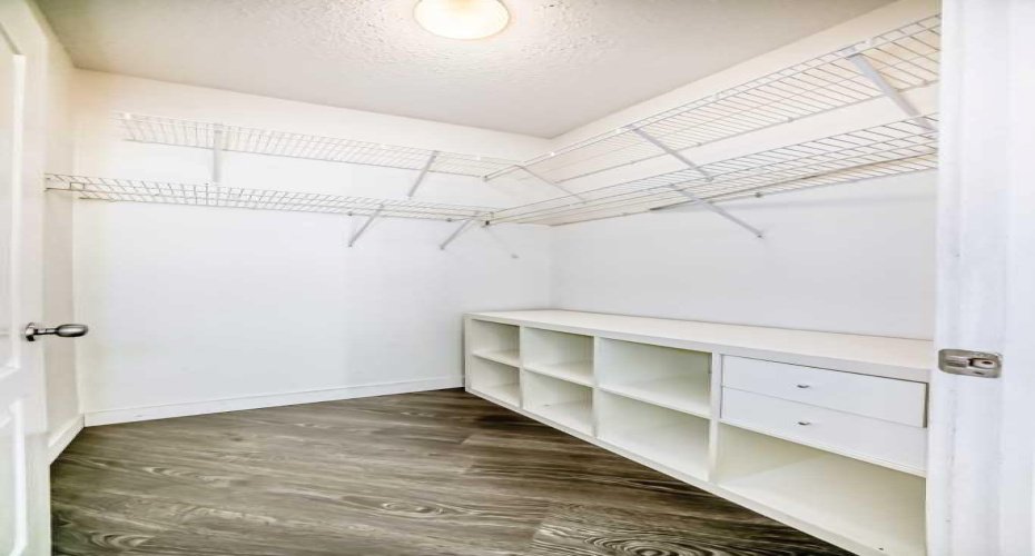 333 Riverfront Avenue, Calgary, Alberta T2G 5R1, 2 Bedrooms Bedrooms, ,1 BathroomBathrooms,Residential,For Sale,Riverfront,A2268806