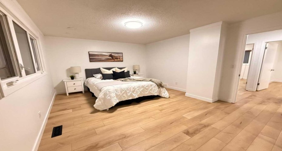 Master bed 2 Upstairs