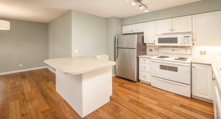 650 10 Street, Calgary, Alberta T2P 5G4, 2 Bedrooms Bedrooms, ,2 BathroomsBathrooms,Residential,For Sale,10,A2269310