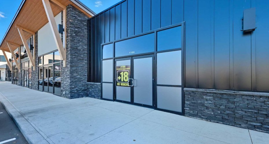 20 Dawson Wharf Mount, Chestermere, Alberta T1X 2Z5, ,Commercial,For Lease,Dawson Wharf,A2265129