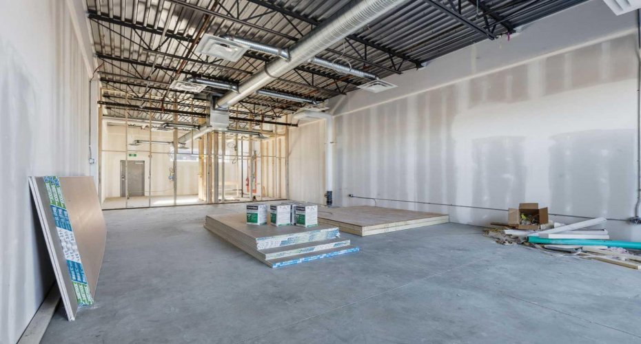 20 Dawson Wharf Mount, Chestermere, Alberta T1X 2Z5, ,Commercial,For Lease,Dawson Wharf,A2265129