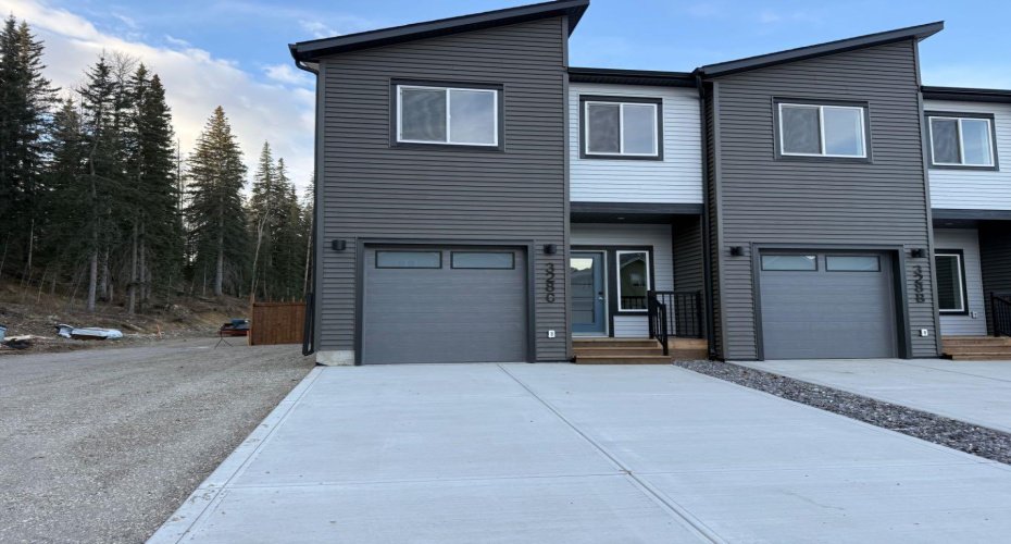 328C BOUTIN Avenue, Hinton, Alberta T7V0B4, 3 Bedrooms Bedrooms, ,3 BathroomsBathrooms,Residential,For Sale,BOUTIN,A2270585