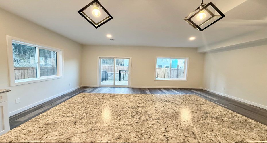 328C BOUTIN Avenue, Hinton, Alberta T7V0B4, 3 Bedrooms Bedrooms, ,3 BathroomsBathrooms,Residential,For Sale,BOUTIN,A2270585