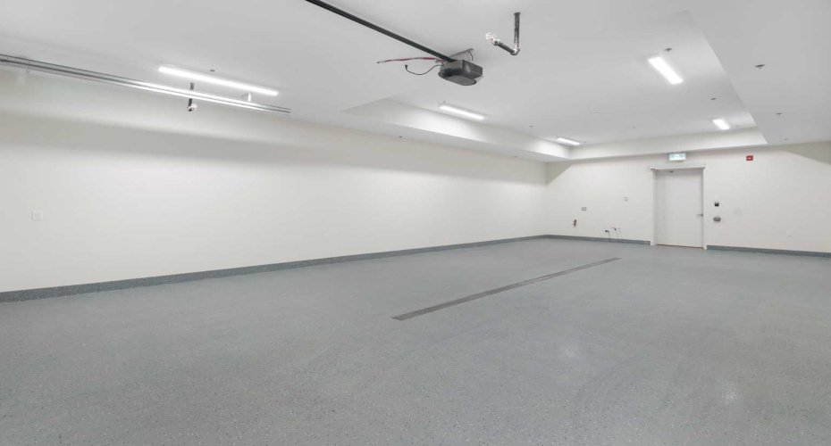 Massive 4 car garage