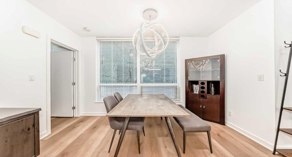 624 14 Avenue, Calgary, Alberta T2R 0M8, 2 Bedrooms Bedrooms, ,2 BathroomsBathrooms,Residential,For Sale,14,A2271173