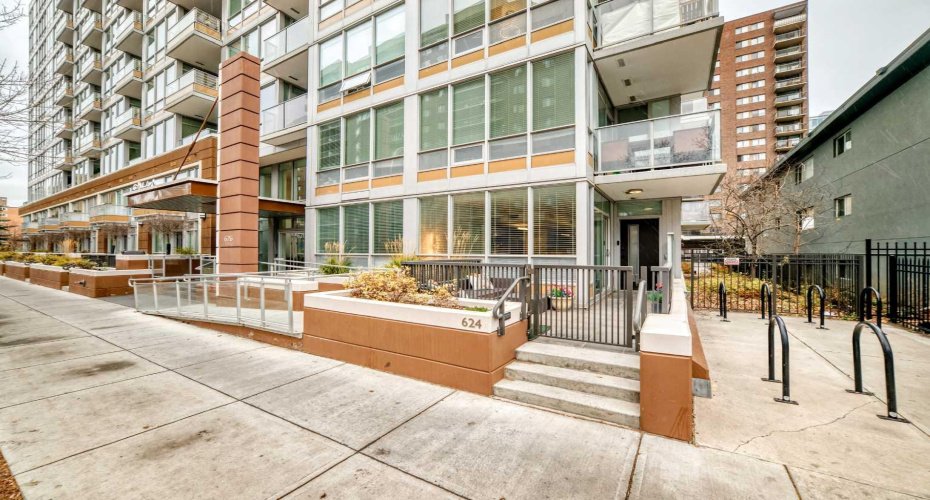 624 14 Avenue, Calgary, Alberta T2R 0M8, 2 Bedrooms Bedrooms, ,2 BathroomsBathrooms,Residential,For Sale,14,A2271173