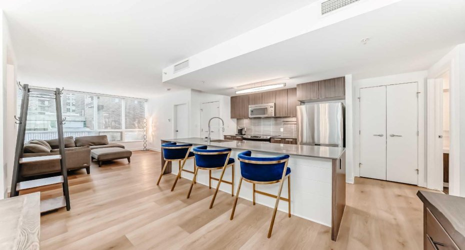 624 14 Avenue, Calgary, Alberta T2R 0M8, 2 Bedrooms Bedrooms, ,2 BathroomsBathrooms,Residential,For Sale,14,A2271173