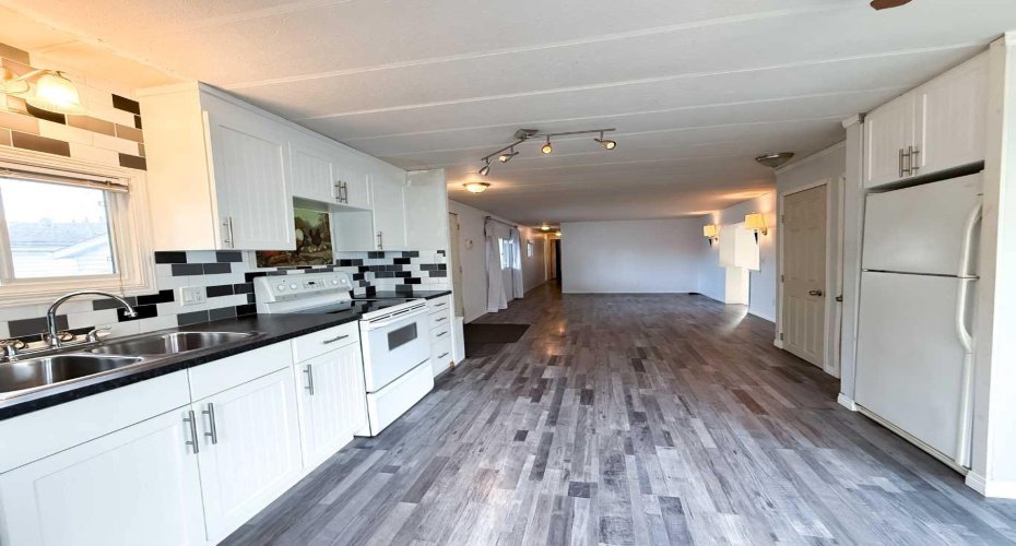 700 Carmichael Lane, Hinton, Alberta T7V 1S9, 2 Bedrooms Bedrooms, ,1 BathroomBathrooms,Mobile,For Sale,Carmichael,A2271187