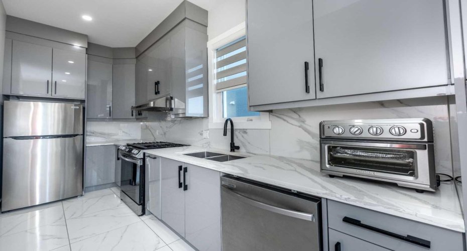 66 Waterford Road, Chestermere, Alberta T1X 2M7, 7 Bedrooms Bedrooms, ,5 BathroomsBathrooms,Residential,For Sale,Waterford,A2271205