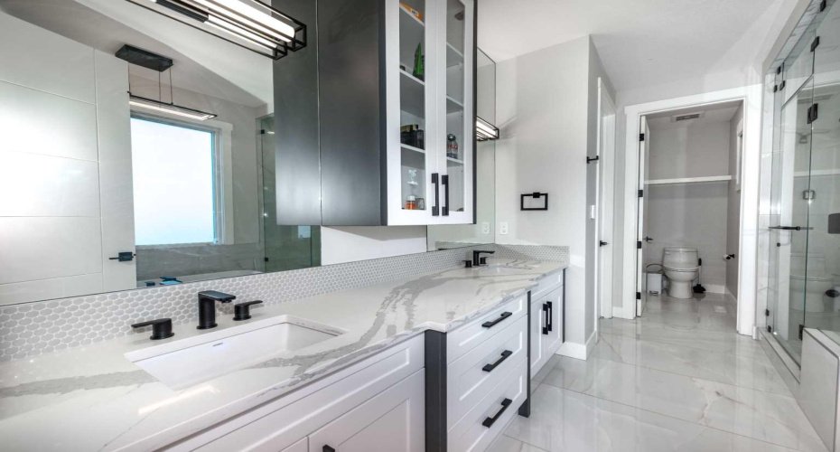 66 Waterford Road, Chestermere, Alberta T1X 2M7, 7 Bedrooms Bedrooms, ,5 BathroomsBathrooms,Residential,For Sale,Waterford,A2271205