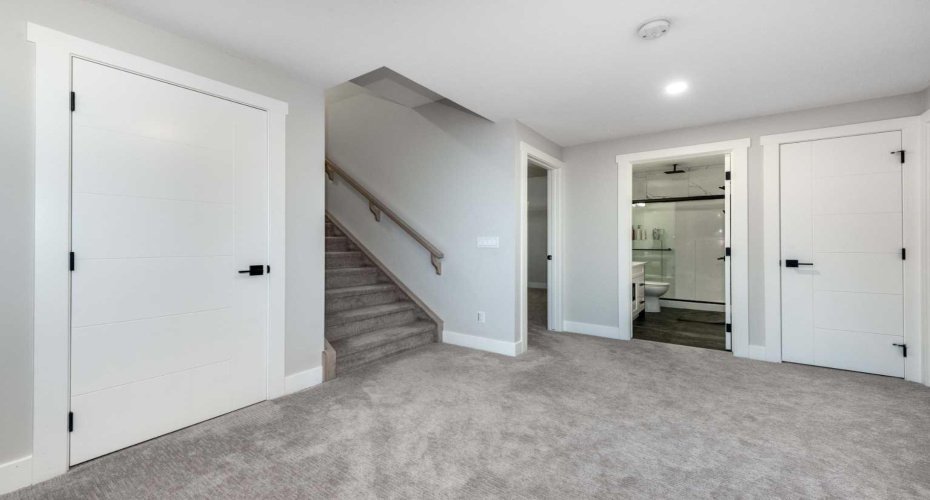 66 Waterford Road, Chestermere, Alberta T1X 2M7, 7 Bedrooms Bedrooms, ,5 BathroomsBathrooms,Residential,For Sale,Waterford,A2271205