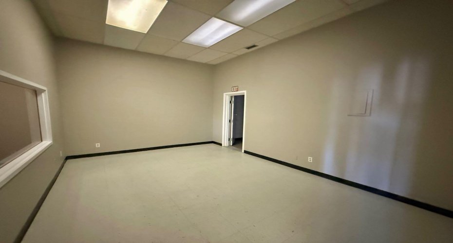 105 Government Road, Hinton, Alberta T7V1B7, ,Commercial,For Lease,Hinton Square,Government,A2271559