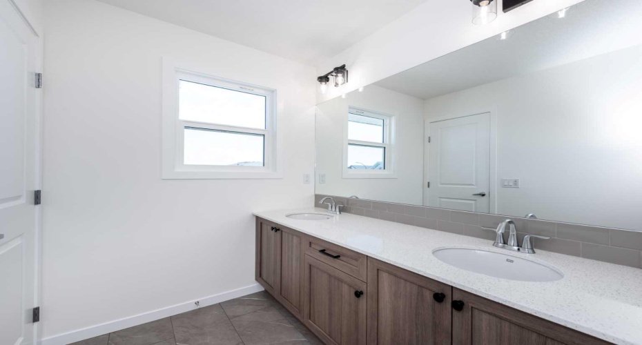 137 clearwater Terrace, Chestermere, Alberta T1X3A7, 3 Bedrooms Bedrooms, ,3 BathroomsBathrooms,Residential,For Sale,clearwater,A2271578