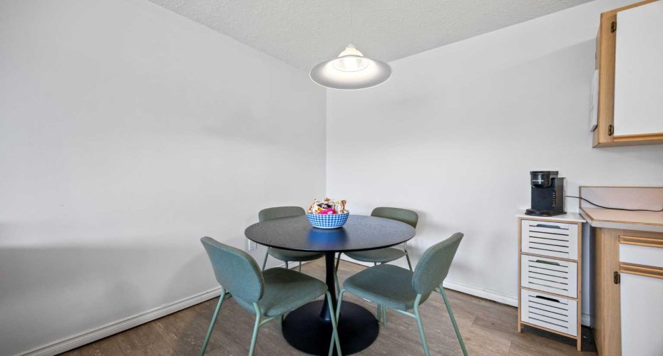 1421 7 Avenue, Calgary, Alberta T2N 1Z7, 1 Bedroom Bedrooms, ,1 BathroomBathrooms,Residential,For Sale,7,A2271213