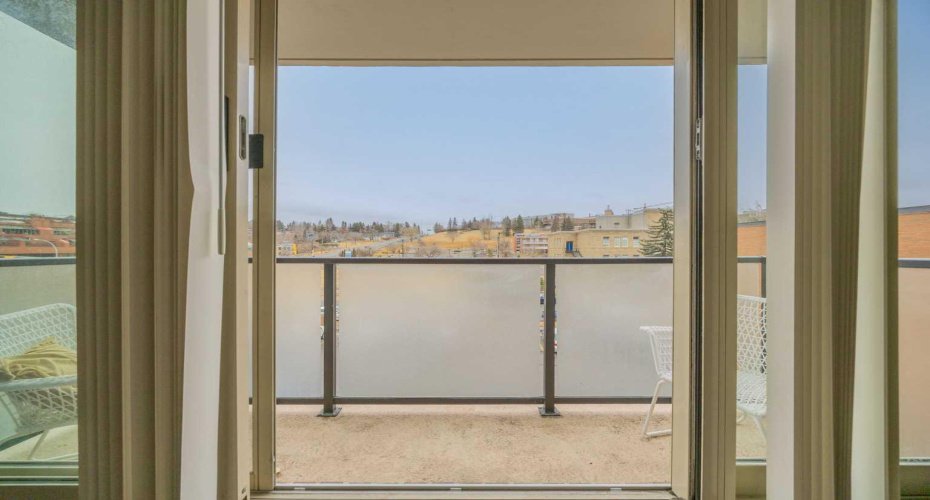 1421 7 Avenue, Calgary, Alberta T2N 1Z7, 1 Bedroom Bedrooms, ,1 BathroomBathrooms,Residential,For Sale,7,A2271213