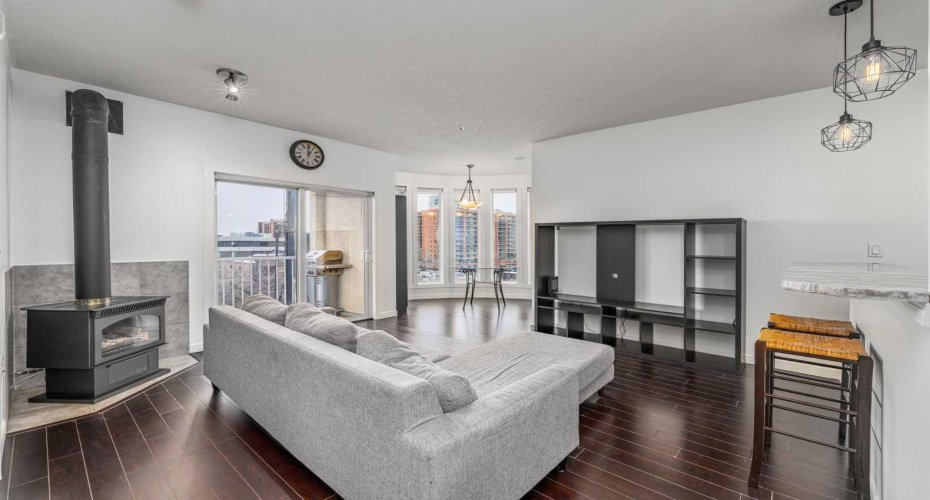 1540 17 Avenue, Calgary, Alberta T2T 0C8, 2 Bedrooms Bedrooms, ,2 BathroomsBathrooms,Residential,For Sale,17,A2271382