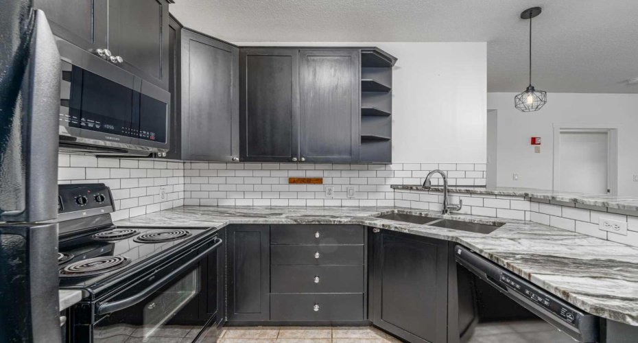 1540 17 Avenue, Calgary, Alberta T2T 0C8, 2 Bedrooms Bedrooms, ,2 BathroomsBathrooms,Residential,For Sale,17,A2271382