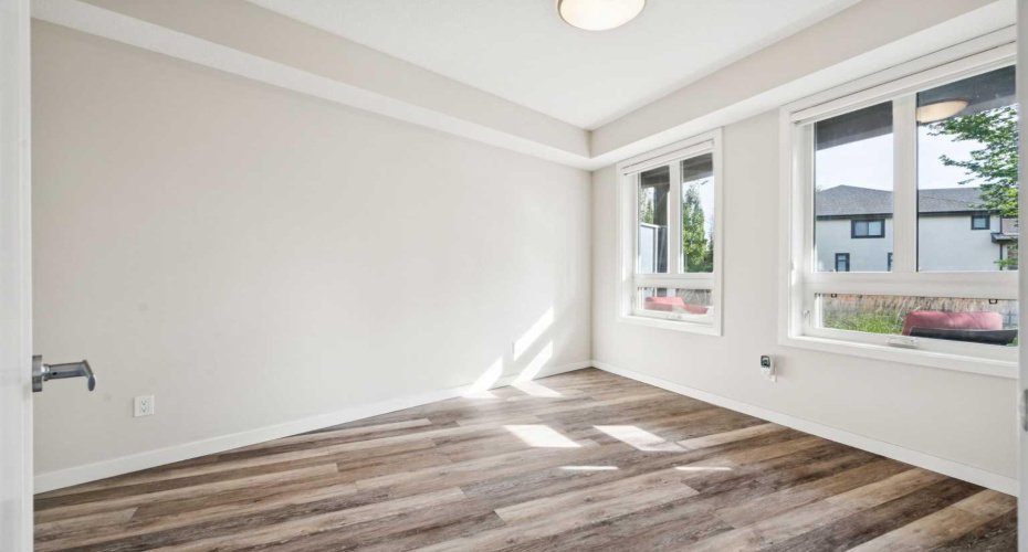 8531 8A Avenue, Calgary, Alberta T3H1V4, 2 Bedrooms Bedrooms, ,2 BathroomsBathrooms,Residential,For Sale,8A,A2271404