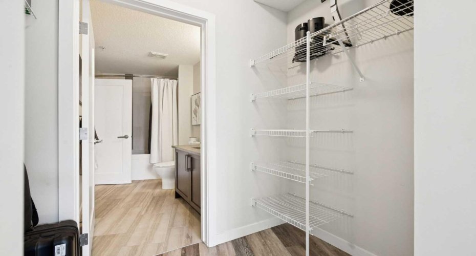 8531 8A Avenue, Calgary, Alberta T3H1V4, 2 Bedrooms Bedrooms, ,2 BathroomsBathrooms,Residential,For Sale,8A,A2271404