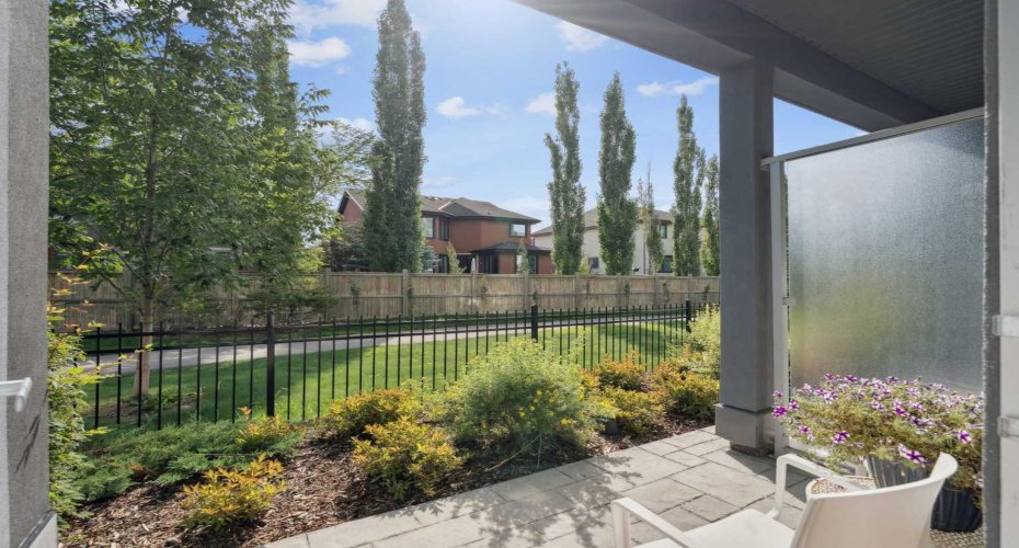 8531 8A Avenue, Calgary, Alberta T3H1V4, 2 Bedrooms Bedrooms, ,2 BathroomsBathrooms,Residential,For Sale,8A,A2271404