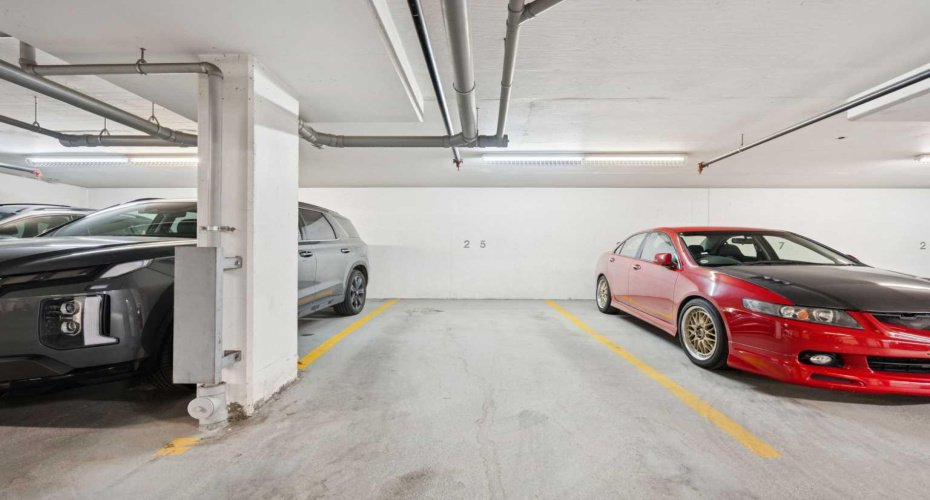 8531 8A Avenue, Calgary, Alberta T3H1V4, 2 Bedrooms Bedrooms, ,2 BathroomsBathrooms,Residential,For Sale,8A,A2271404