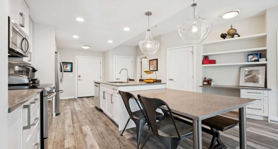 8531 8A Avenue, Calgary, Alberta T3H1V4, 2 Bedrooms Bedrooms, ,2 BathroomsBathrooms,Residential,For Sale,8A,A2271404