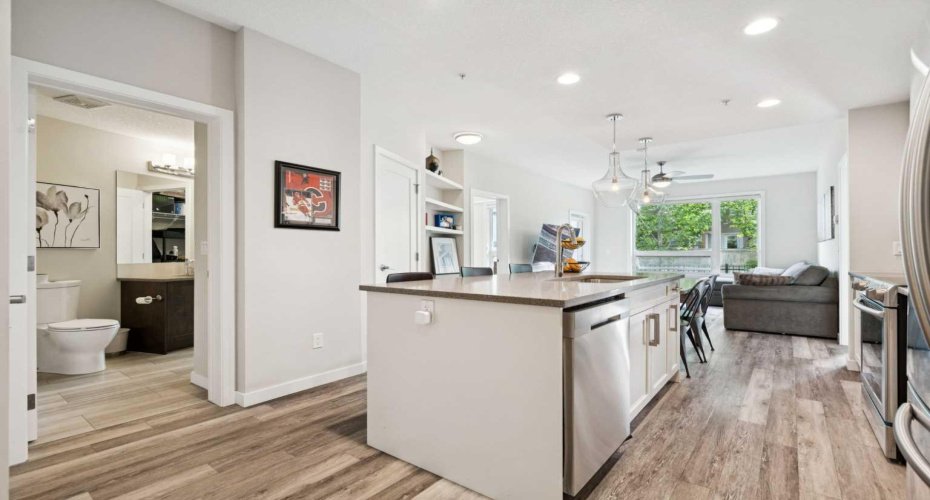 8531 8A Avenue, Calgary, Alberta T3H1V4, 2 Bedrooms Bedrooms, ,2 BathroomsBathrooms,Residential,For Sale,8A,A2271404