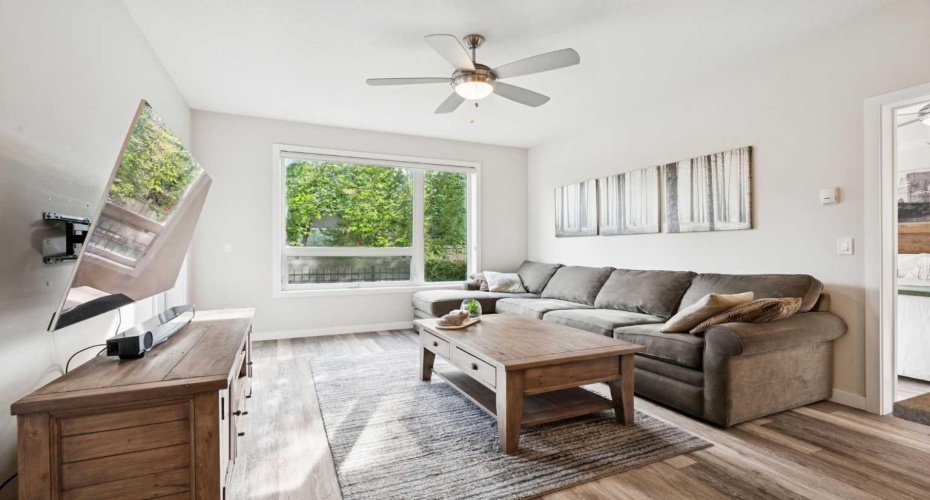 8531 8A Avenue, Calgary, Alberta T3H1V4, 2 Bedrooms Bedrooms, ,2 BathroomsBathrooms,Residential,For Sale,8A,A2271404