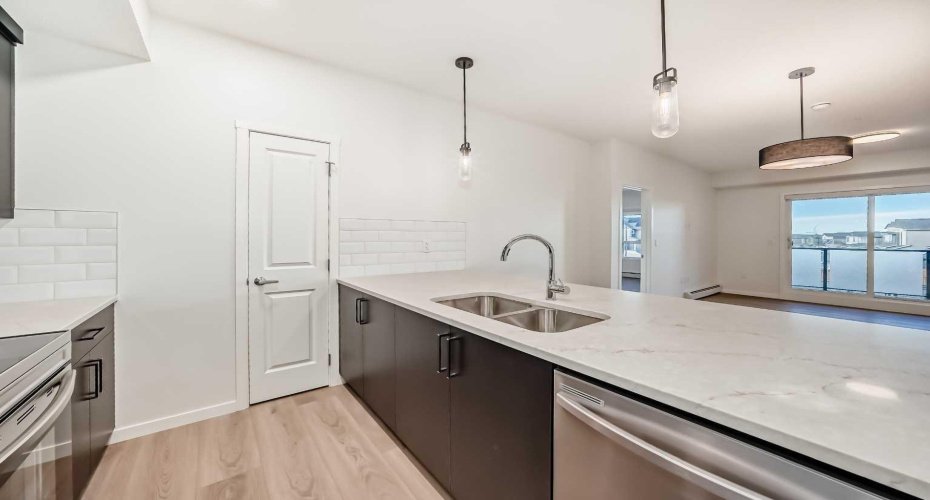 245 Edith Place, Calgary, Alberta T3R 2M7, 2 Bedrooms Bedrooms, ,2 BathroomsBathrooms,Residential,For Sale,Edith,A2271521