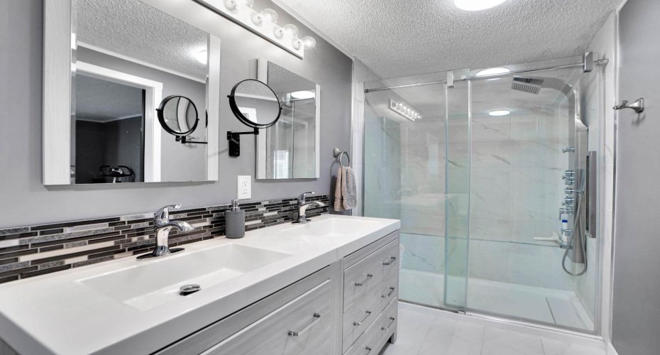 3223 83 Street, Calgary, Alberta T3B 5N4, 3 Bedrooms Bedrooms, ,2 BathroomsBathrooms,Mobile,For Sale,83,A2271534