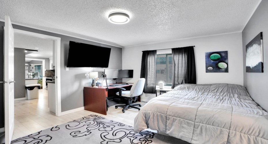 3223 83 Street, Calgary, Alberta T3B 5N4, 3 Bedrooms Bedrooms, ,2 BathroomsBathrooms,Mobile,For Sale,83,A2271534