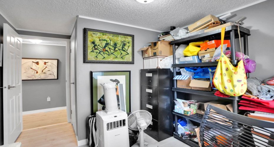 3223 83 Street, Calgary, Alberta T3B 5N4, 3 Bedrooms Bedrooms, ,2 BathroomsBathrooms,Mobile,For Sale,83,A2271534