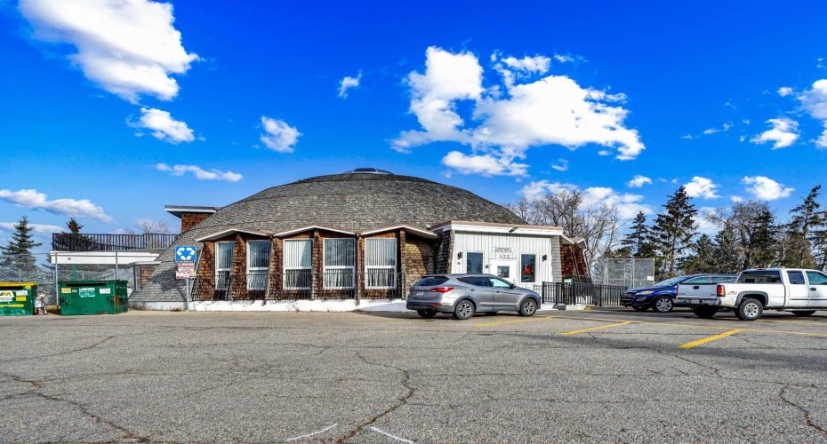 3223 83 Street, Calgary, Alberta T3B 5N4, 3 Bedrooms Bedrooms, ,2 BathroomsBathrooms,Mobile,For Sale,83,A2271534