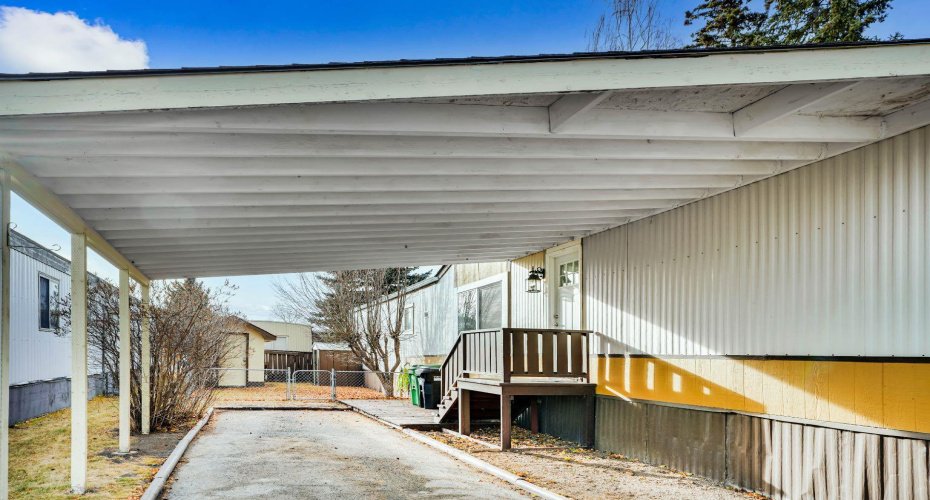 3223 83 Street, Calgary, Alberta T3B 5N4, 3 Bedrooms Bedrooms, ,2 BathroomsBathrooms,Mobile,For Sale,83,A2271534