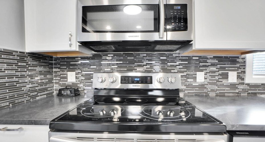 3223 83 Street, Calgary, Alberta T3B 5N4, 3 Bedrooms Bedrooms, ,2 BathroomsBathrooms,Mobile,For Sale,83,A2271534