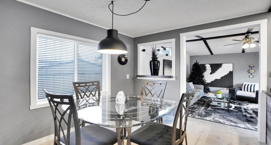 3223 83 Street, Calgary, Alberta T3B 5N4, 3 Bedrooms Bedrooms, ,2 BathroomsBathrooms,Mobile,For Sale,83,A2271534