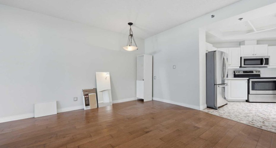 820 15 Avenue, Calgary, Alberta T2R 0S1, 2 Bedrooms Bedrooms, ,2 BathroomsBathrooms,Residential,For Sale,15,A2271775