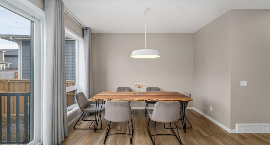 180 Magnolia Terrace, Calgary, Alberta T3M 3N2, 3 Bedrooms Bedrooms, ,3 BathroomsBathrooms,Residential,For Sale,Magnolia,A2271845