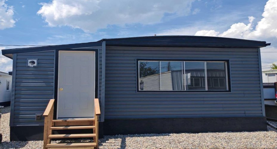 2106 50 Street, Calgary, Alberta T2B 1M7, 2 Bedrooms Bedrooms, ,1 BathroomBathrooms,Mobile,For Sale,50,A2271646