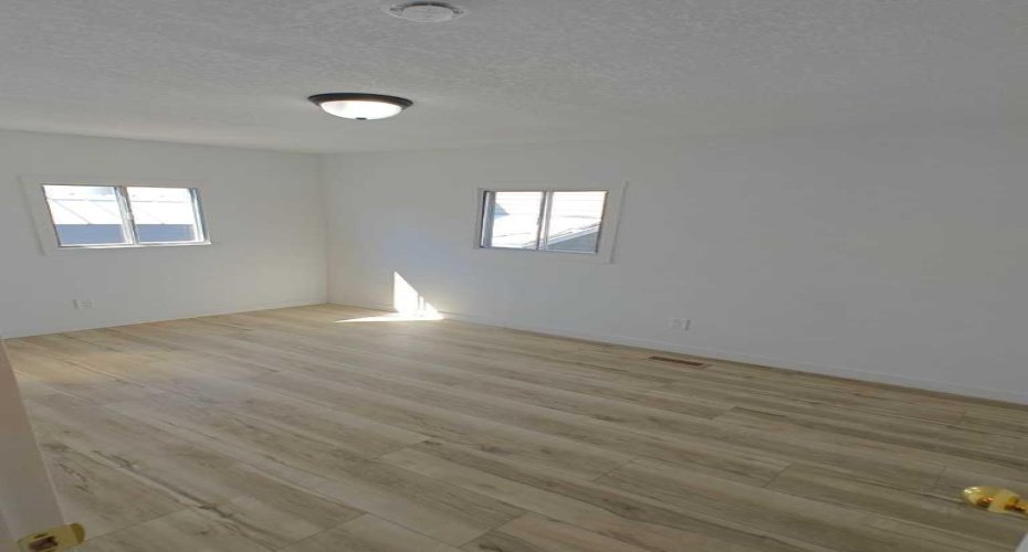 2106 50 Street, Calgary, Alberta T2B 1M7, 2 Bedrooms Bedrooms, ,1 BathroomBathrooms,Mobile,For Sale,50,A2271646