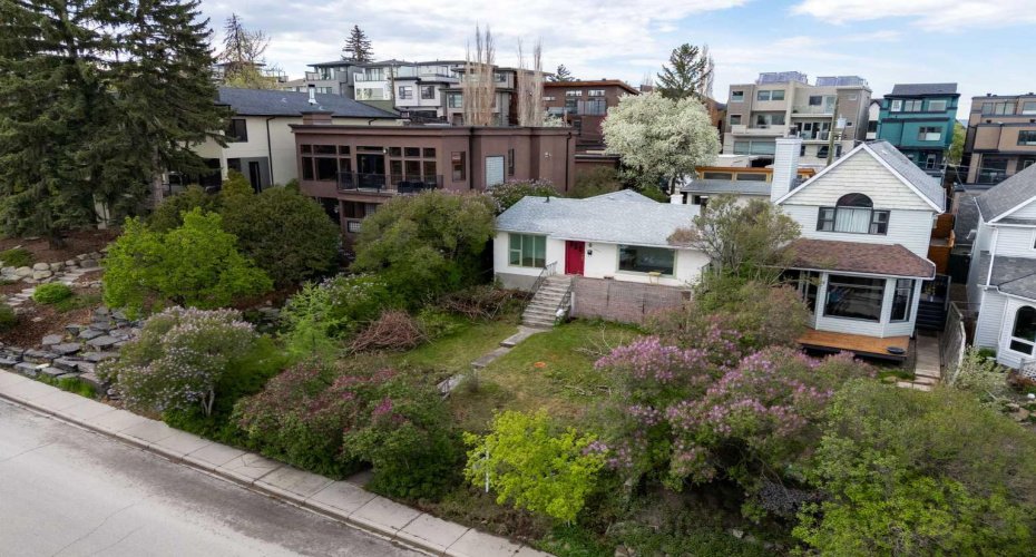 2006 30 Avenue, Calgary, Alberta T2T 1R2, 2 Bedrooms Bedrooms, ,1 BathroomBathrooms,Residential,For Sale,30,A2272065