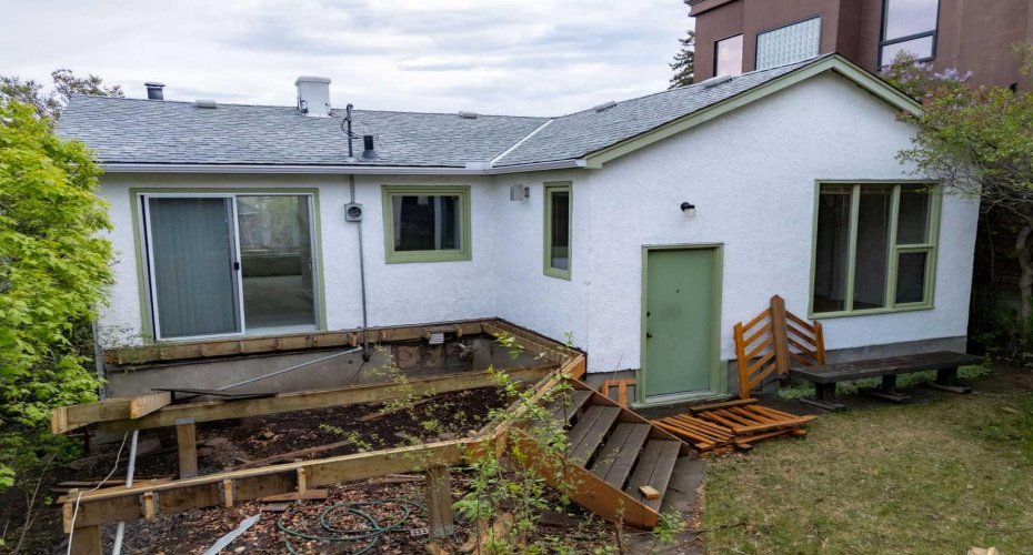 2006 30 Avenue, Calgary, Alberta T2T 1R2, 2 Bedrooms Bedrooms, ,1 BathroomBathrooms,Residential,For Sale,30,A2272065