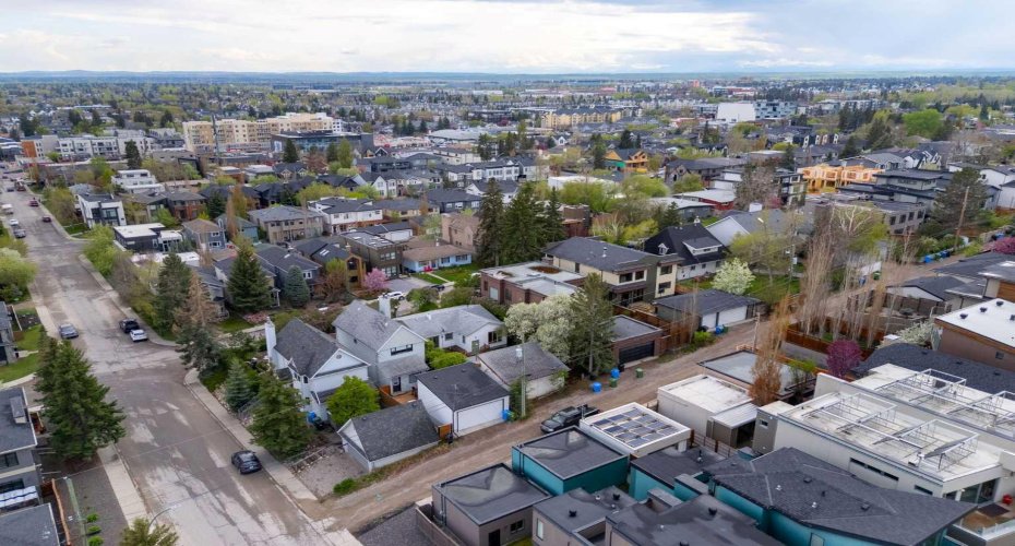 2006 30 Avenue, Calgary, Alberta T2T 1R2, 2 Bedrooms Bedrooms, ,1 BathroomBathrooms,Residential,For Sale,30,A2272065