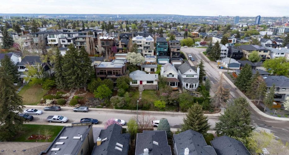 2006 30 Avenue, Calgary, Alberta T2T 1R2, 2 Bedrooms Bedrooms, ,1 BathroomBathrooms,Residential,For Sale,30,A2272065