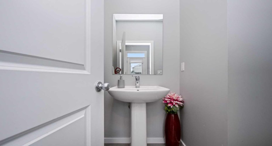 229 Belmont Street, Calgary, Alberta T2X4W8, 3 Bedrooms Bedrooms, ,3 BathroomsBathrooms,Residential,For Sale,Belmont,A2262697