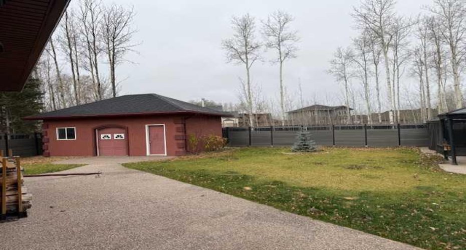 2 Chonkolay Drive, High Level, Alberta T0H 1Z0, 4 Bedrooms Bedrooms, ,4 BathroomsBathrooms,Residential,For Sale,Chonkolay Drive,A2267120