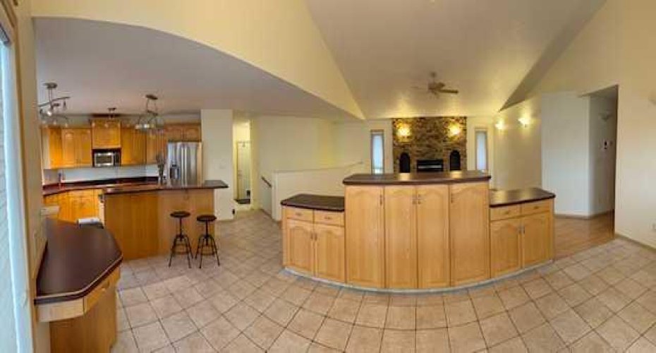 2 Chonkolay Drive, High Level, Alberta T0H 1Z0, 4 Bedrooms Bedrooms, ,4 BathroomsBathrooms,Residential,For Sale,Chonkolay Drive,A2267120