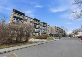 8948 Elbow Drive, Calgary, Alberta T2V 0H9, 2 Bedrooms Bedrooms, ,1 BathroomBathrooms,Residential,For Sale,Elbow,A2272049