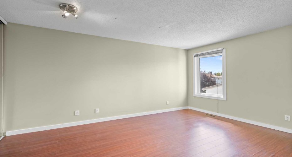 22 Coachway Gardens, Calgary, Alberta T3H 2V9, 3 Bedrooms Bedrooms, ,3 BathroomsBathrooms,Residential,For Sale,Coachway,A2272208