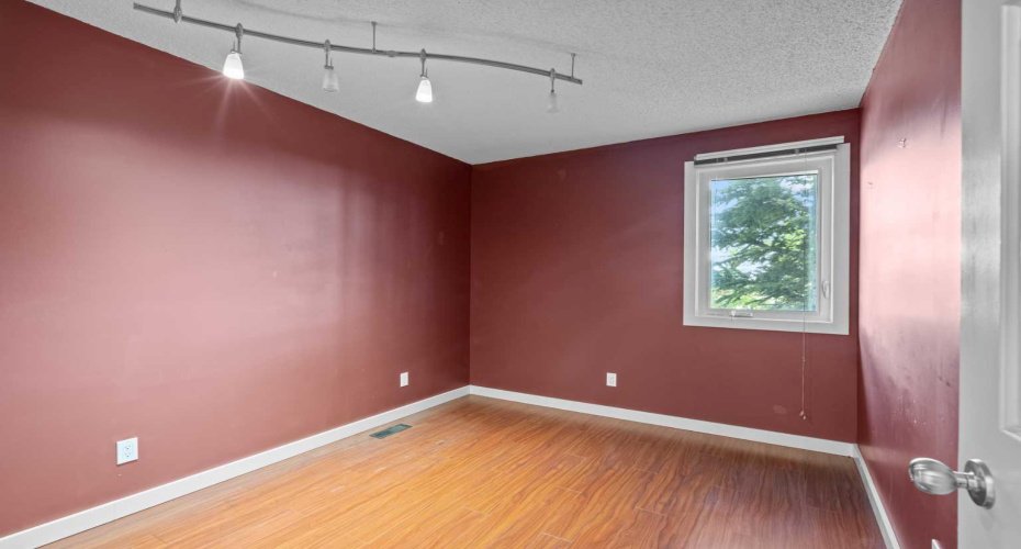 22 Coachway Gardens, Calgary, Alberta T3H 2V9, 3 Bedrooms Bedrooms, ,3 BathroomsBathrooms,Residential,For Sale,Coachway,A2272208